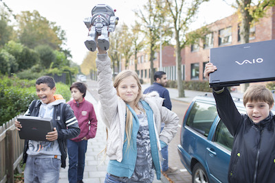 Kinderen halen e-waste op